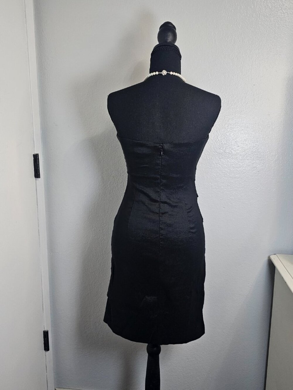 NEW Forever21 Black Strapless Tiered Petal Tube Cocktail Mini Dress Size Medium - Picture 3 of 6